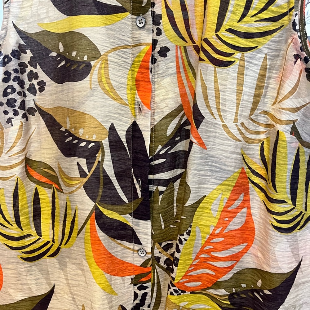 CAbi Bali Top Tropical Blouse Size Medium Lightweight Great for Spring Break - Picture 4 of 5